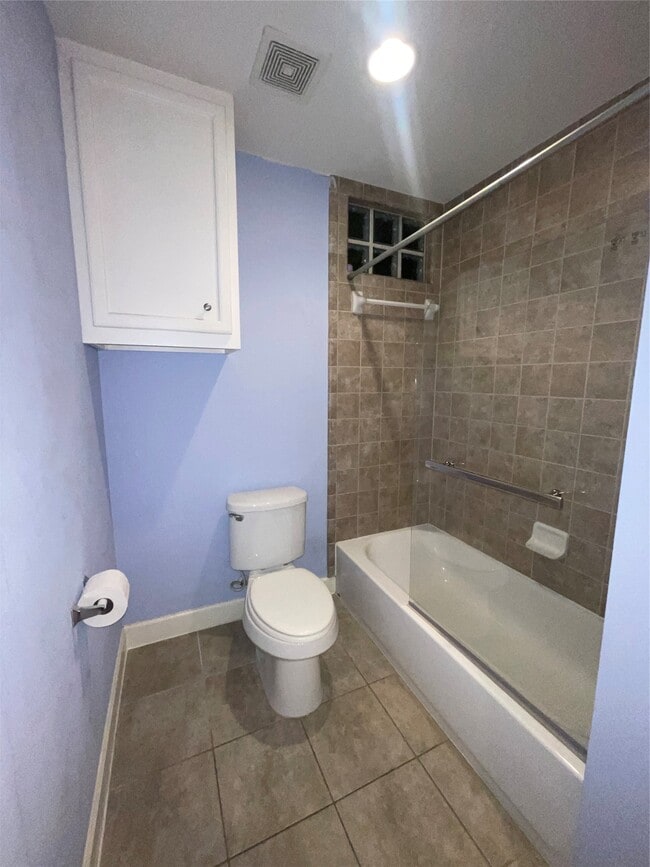 Building Photo - 7650 Springhill St