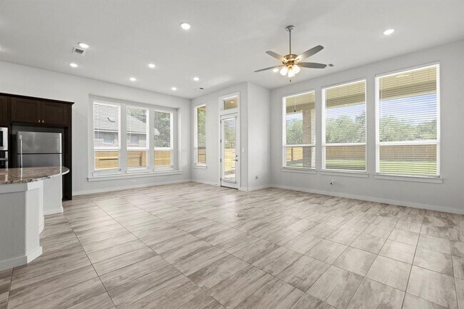 Building Photo - 1204 Texas Ash Ln
