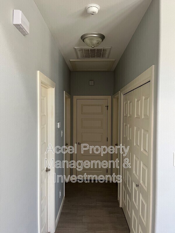 Building Photo - 413 Downing Ave