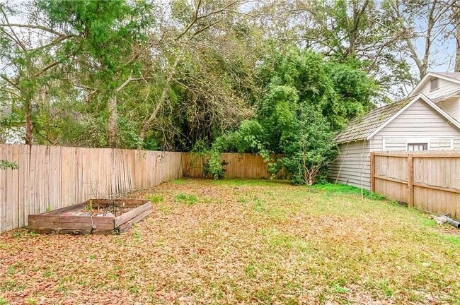 Building Photo - Beautiful 4 bedroom home in Midtown