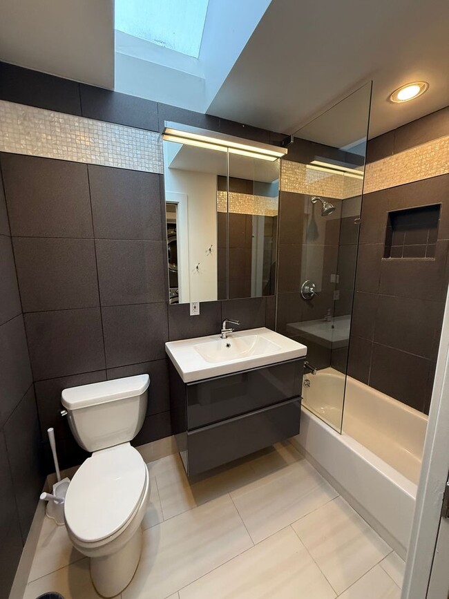 Building Photo - Updated ADU in West Santa Rosa for Rent! U...