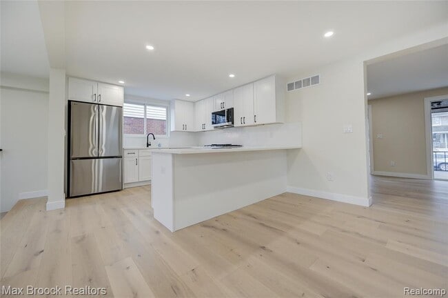 Building Photo - 409 Baldwin Ave