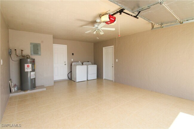 Building Photo - 615 108th Ave N