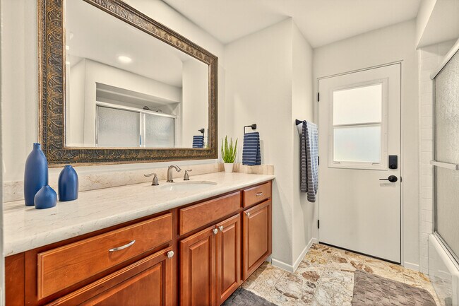 Building Photo - 1570 S La Verne Way