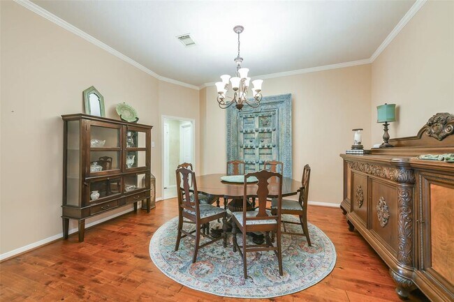 Building Photo - 501 Pine Bluff Dr
