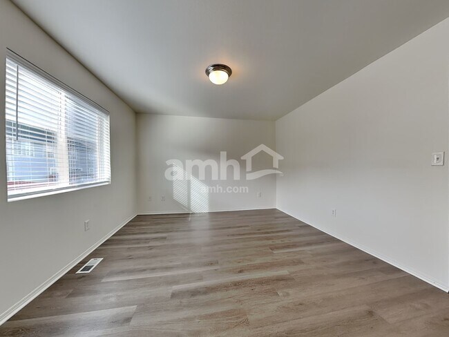 Building Photo - 18606 112th Ave E