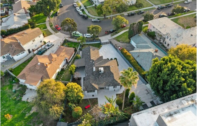 Building Photo - 5601 Corbett St