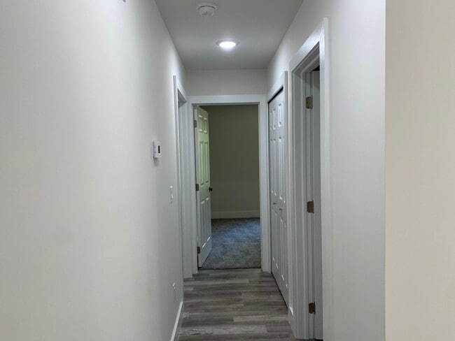 Building Photo - 9453 Shady Dr
