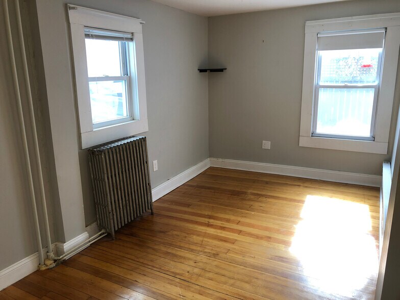 Building Photo - 282 Brackett Street