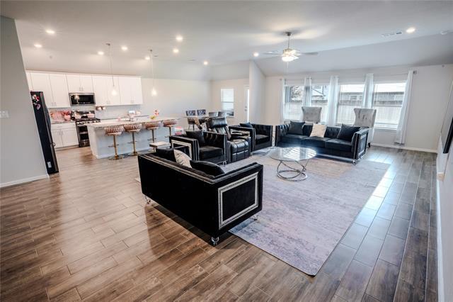 Building Photo - 404 Eaton Dr