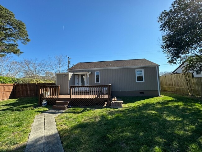 Building Photo - Welcome to this charming bungalow-style home!
