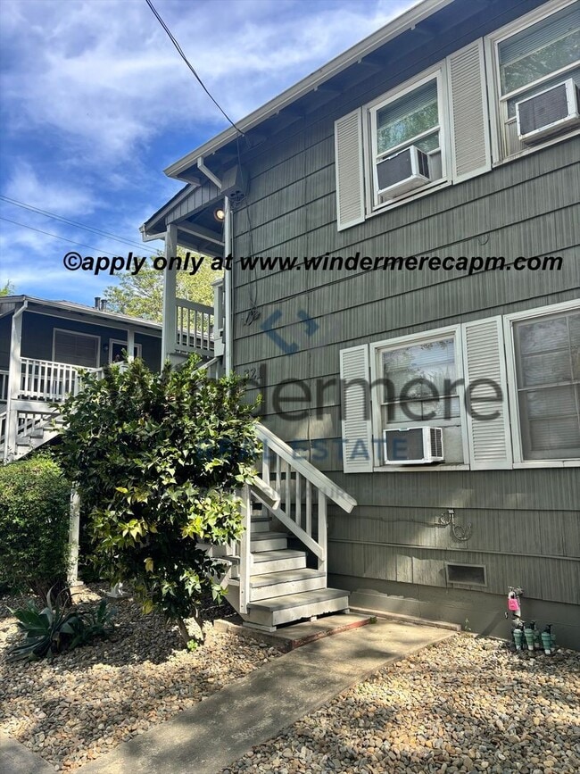 Building Photo - Adorable 1 bed Apartment set in an intimate 8 unit community in New Era Midtown!