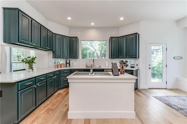 Building Photo - 4809 Whispering Valley Dr