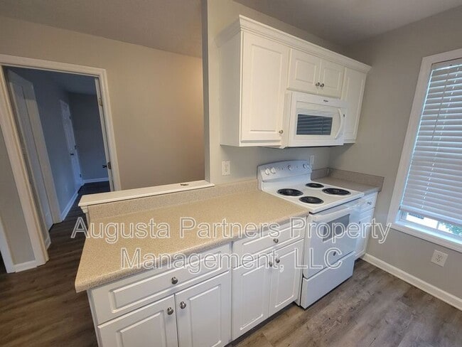 Building Photo - 1234 Longpoint Dr
