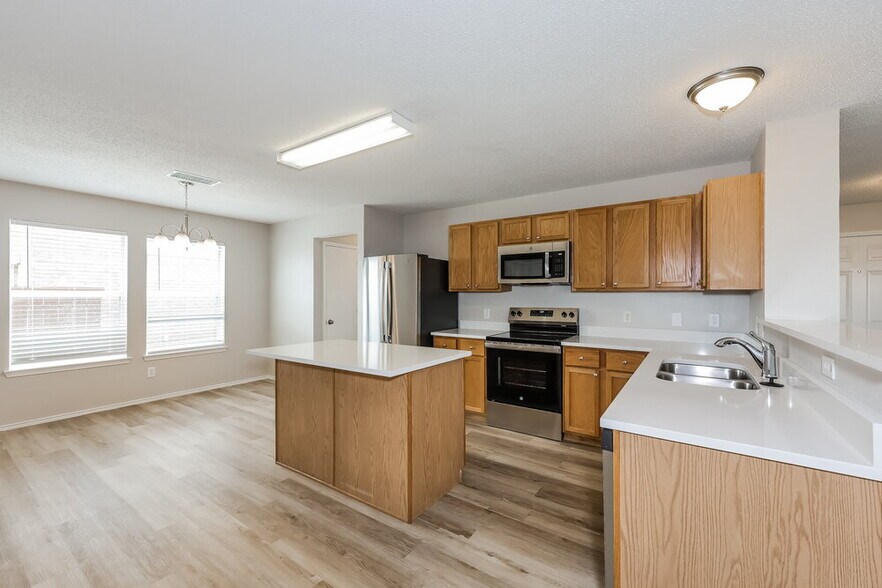 Building Photo - 2628 Loch Wood Dr