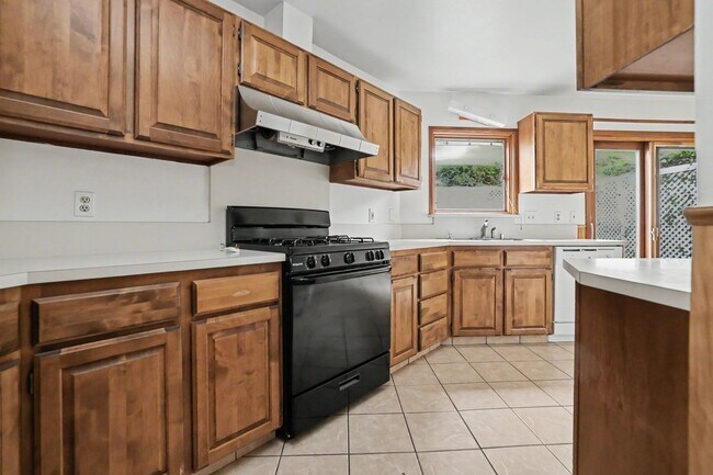 Building Photo - Charming 2 Bedroom Pacific Grove Home with Ocean Views