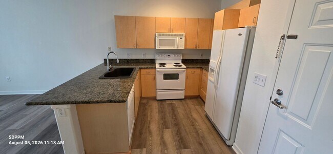 Building Photo - DOWNTOWN SAN DIEGO - LITTLE ITALY Nice 2 Bedroom 2 Bath Condo in Piazza Palermo. AVAILABLE NOW!