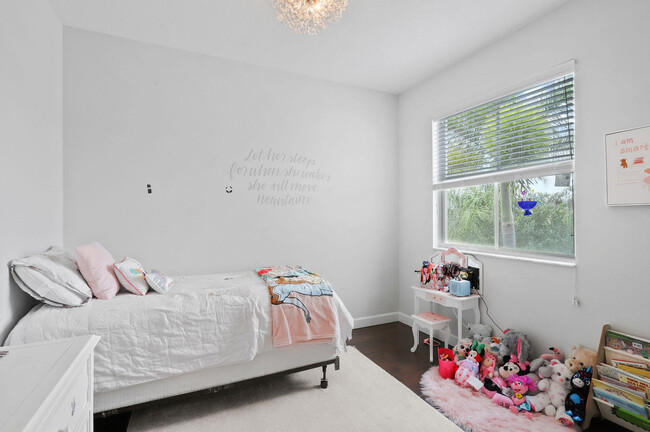 Building Photo - 143 Isle Verde Way