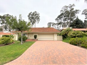 Building Photo - 3BR 3BA home, located in beautiful Solana Beach! Spacious layout with lush landscape