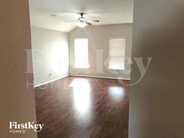 Building Photo - 22530 Fosters Park Ct