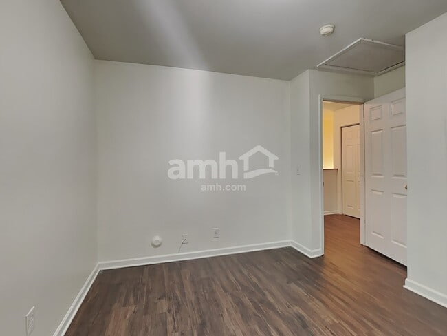 Building Photo - 1512 Birkdale Ct