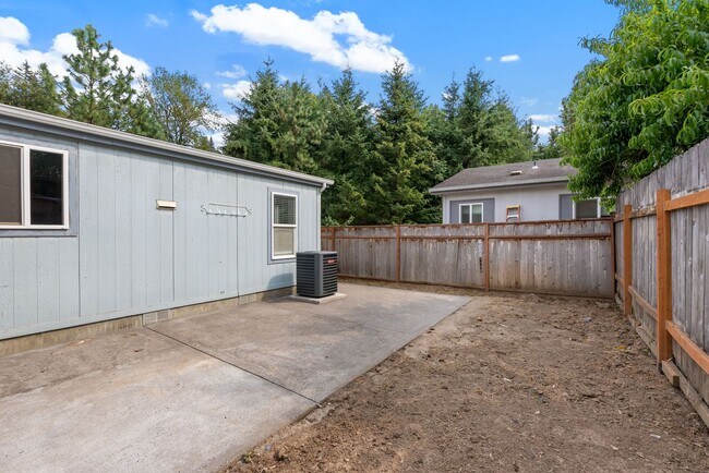 Building Photo - 6422 SE 144th Ln