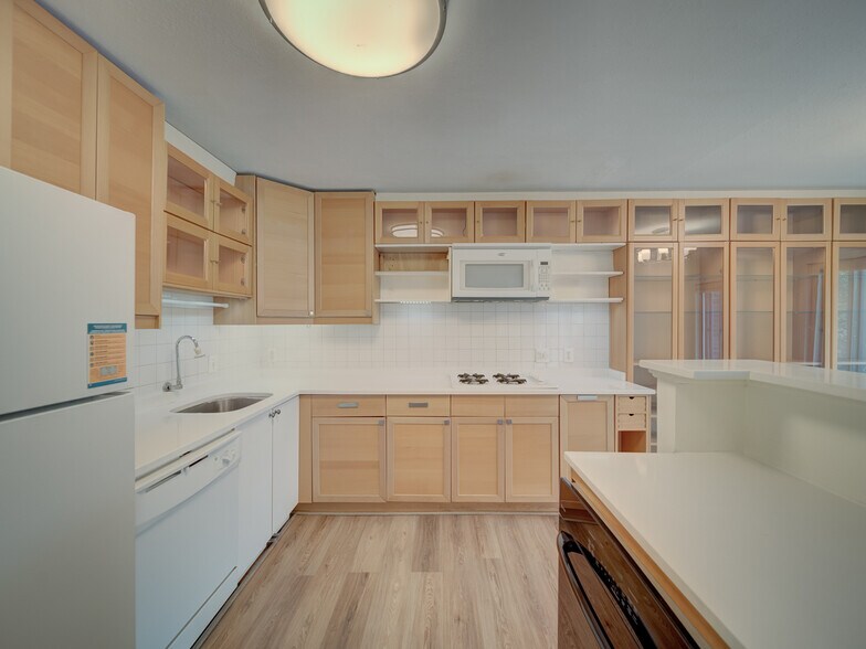 Building Photo - 5017 7th Rd S