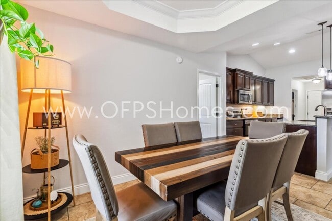 Building Photo - 8170 Tavira St