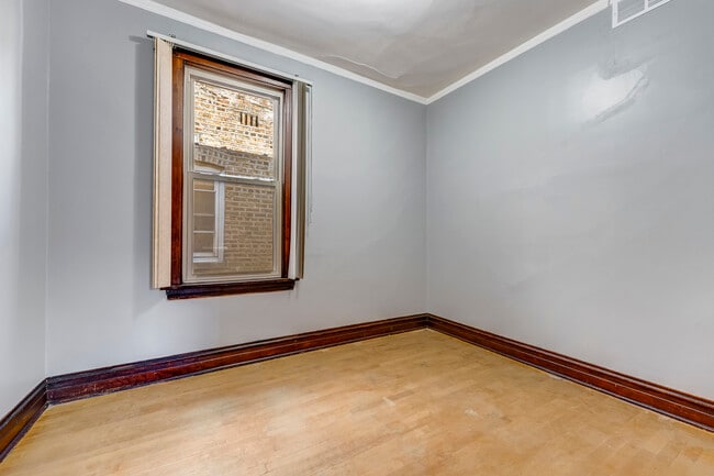 Building Photo - 2419 N Kostner Ave