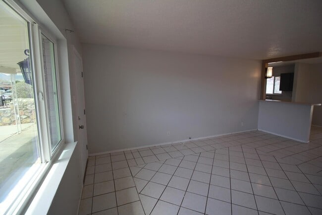 Building Photo - 5725 Waycross Ave