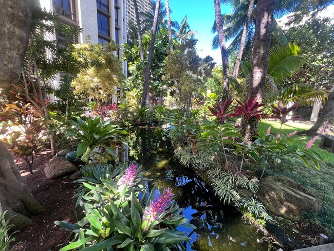 Building Photo - Liliuokalani Gardens studio with 1 parking