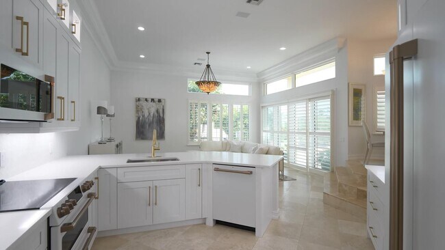 Building Photo - 451 Surfside Ln