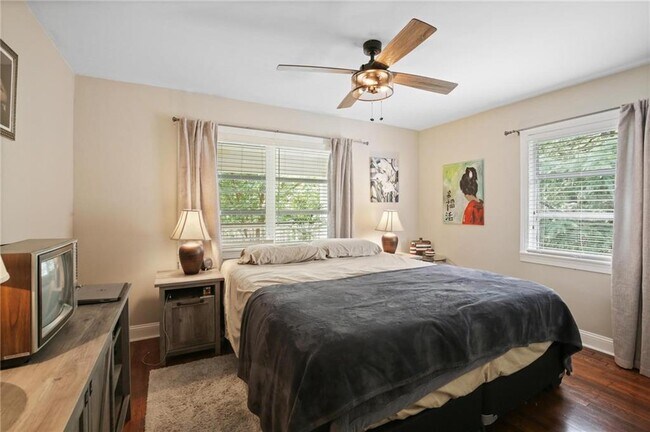 Building Photo - 64 W Belle Isle Rd NE