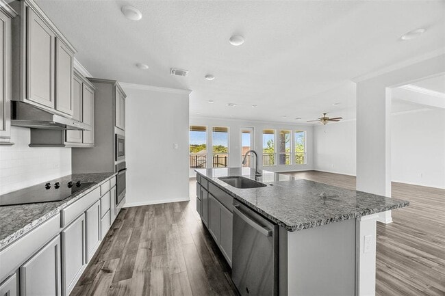 Building Photo - 2265 Wooster St