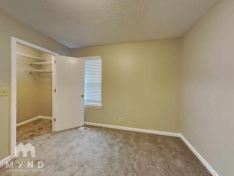 Building Photo - 305 Burlwood Ct