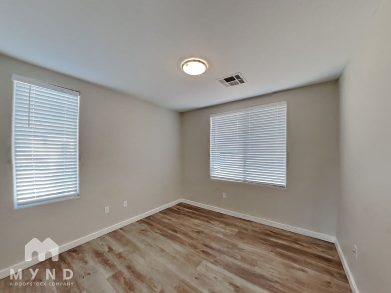 Building Photo - 2520 Olay St