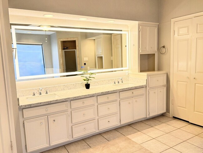 Building Photo - 2906 Deer Creek Dr