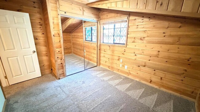 Building Photo - 54080 Pine Crest Ave