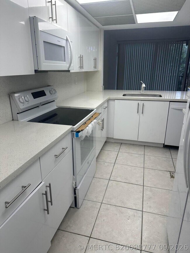 Building Photo - 2811 SW 87th Terrace