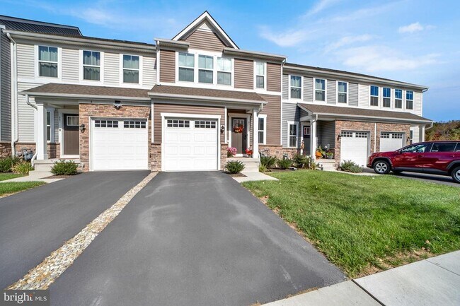 Building Photo - 15 Pratt Ln