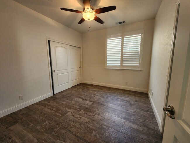 Building Photo - 1160 Brighton Way