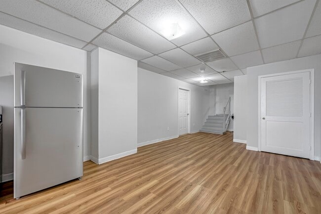 Building Photo - 203 Academy St