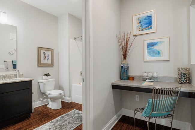 Building Photo - Echelon on 99