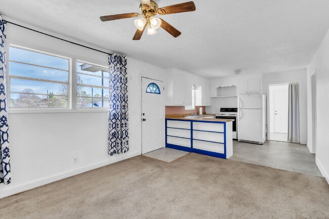 Building Photo - Cozy & Convenient 2BR/1BA Living in the Heart of Greer! $825/mo rent