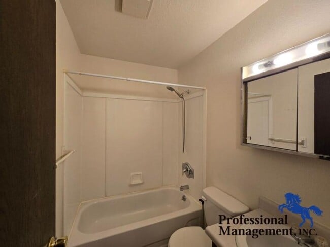 Building Photo - 2 bedroom in Billings MT 59101