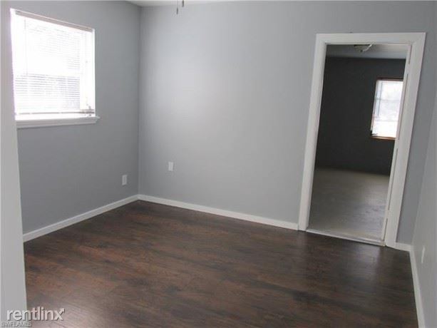 Building Photo - 3 br, 3 bath House - 14693 Martin Dr