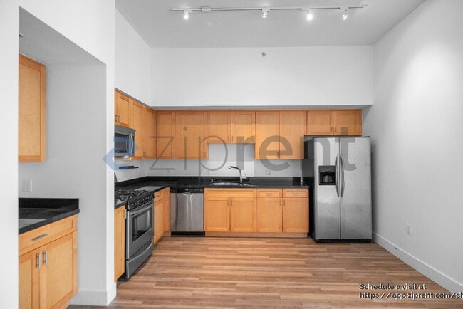 Building Photo - 1755 Broadway