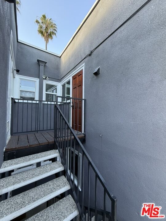 Building Photo - 5530 Franklin Ave