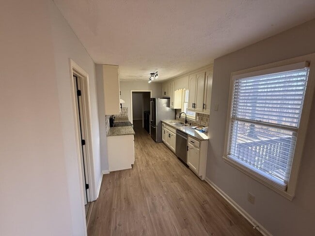 Building Photo - 34 Sassafras Grove