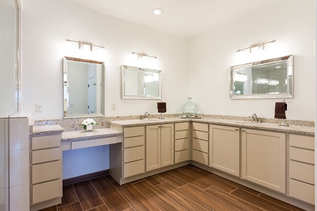 Building Photo - 4507 Mesa Central Dr